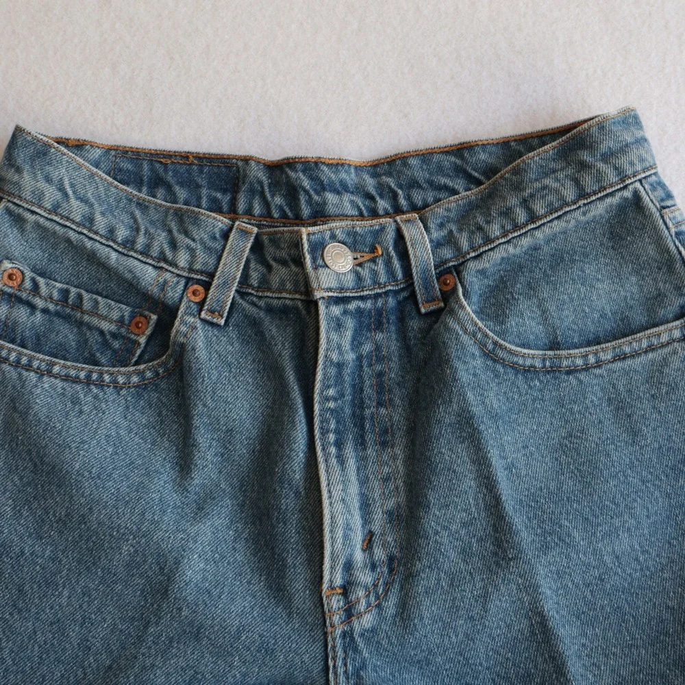 Vintage 90s Levis 550 Relaxed Fit Tapered Leg Blue Jeans 29x34 (Fits 26x33.5)